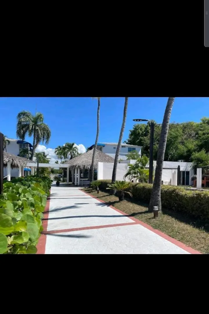 Playa Juan Dolio, Rd-Acceso Privado A La Playa Justo Al Frente En 1Ra Linea, Areas Sociales, Bbq, Piscina, Gazebos-Parqueo-Wifi-Netflix-Al Lado De Minimarket, Restaurantes, Bares, Tiendas, Clubes De Playa, Campos De Golf, Bancos Comerciales Y Mas Guayacanes 0*,  República Dominicana