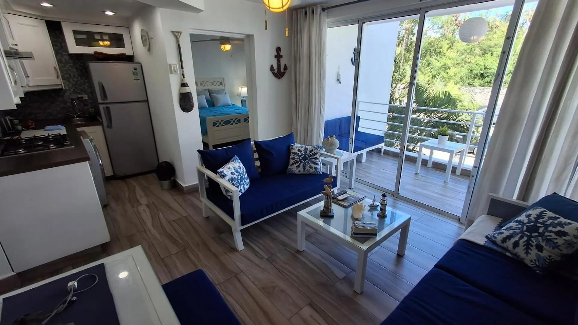 Apartamento Playa Juan Dolio, Rd-Acceso Privado A La Playa Justo Al Frente En 1Ra Linea, Areas Sociales, Bbq, Piscina, Gazebos-Parqueo-Wifi-Netflix-Al Lado De Minimarket, Restaurantes, Bares, Tiendas, Clubes De Playa, Campos De Golf, Bancos Comerciales Y Mas Guayacanes