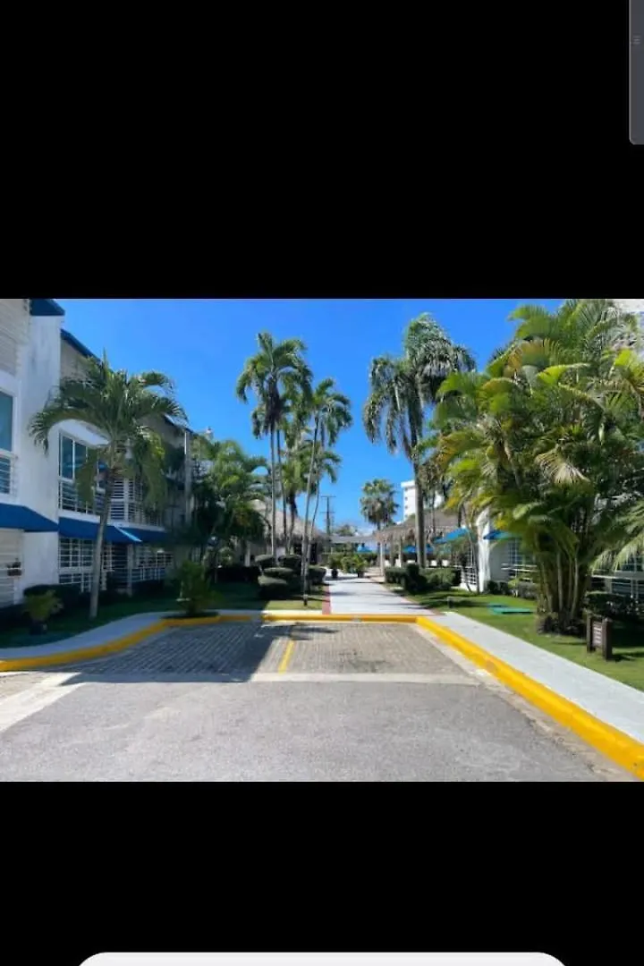 Playa Juan Dolio, Rd-Acceso Privado A La Playa Justo Al Frente En 1Ra Linea, Areas Sociales, Bbq, Piscina, Gazebos-Parqueo-Wifi-Netflix-Al Lado De Minimarket, Restaurantes, Bares, Tiendas, Clubes De Playa, Campos De Golf, Bancos Comerciales Y Mas Guayacanes 0*,