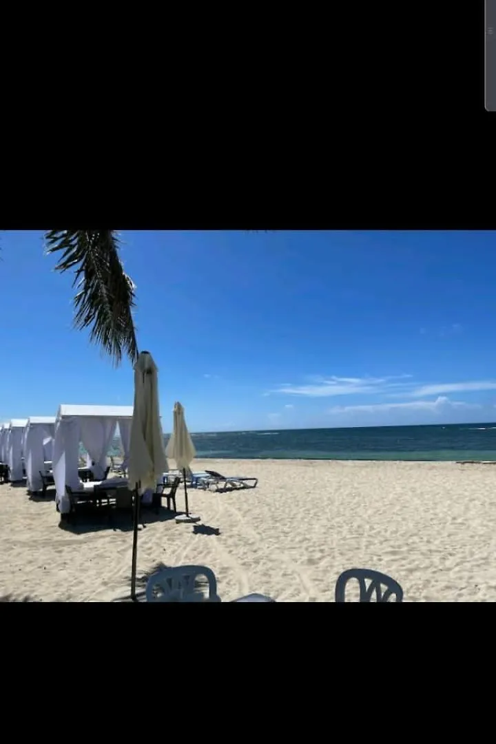Apartamento Playa Juan Dolio, Rd-Acceso Privado A La Playa Justo Al Frente En 1Ra Linea, Areas Sociales, Bbq, Piscina, Gazebos-Parqueo-Wifi-Netflix-Al Lado De Minimarket, Restaurantes, Bares, Tiendas, Clubes De Playa, Campos De Golf, Bancos Comerciales Y Mas Guayacanes